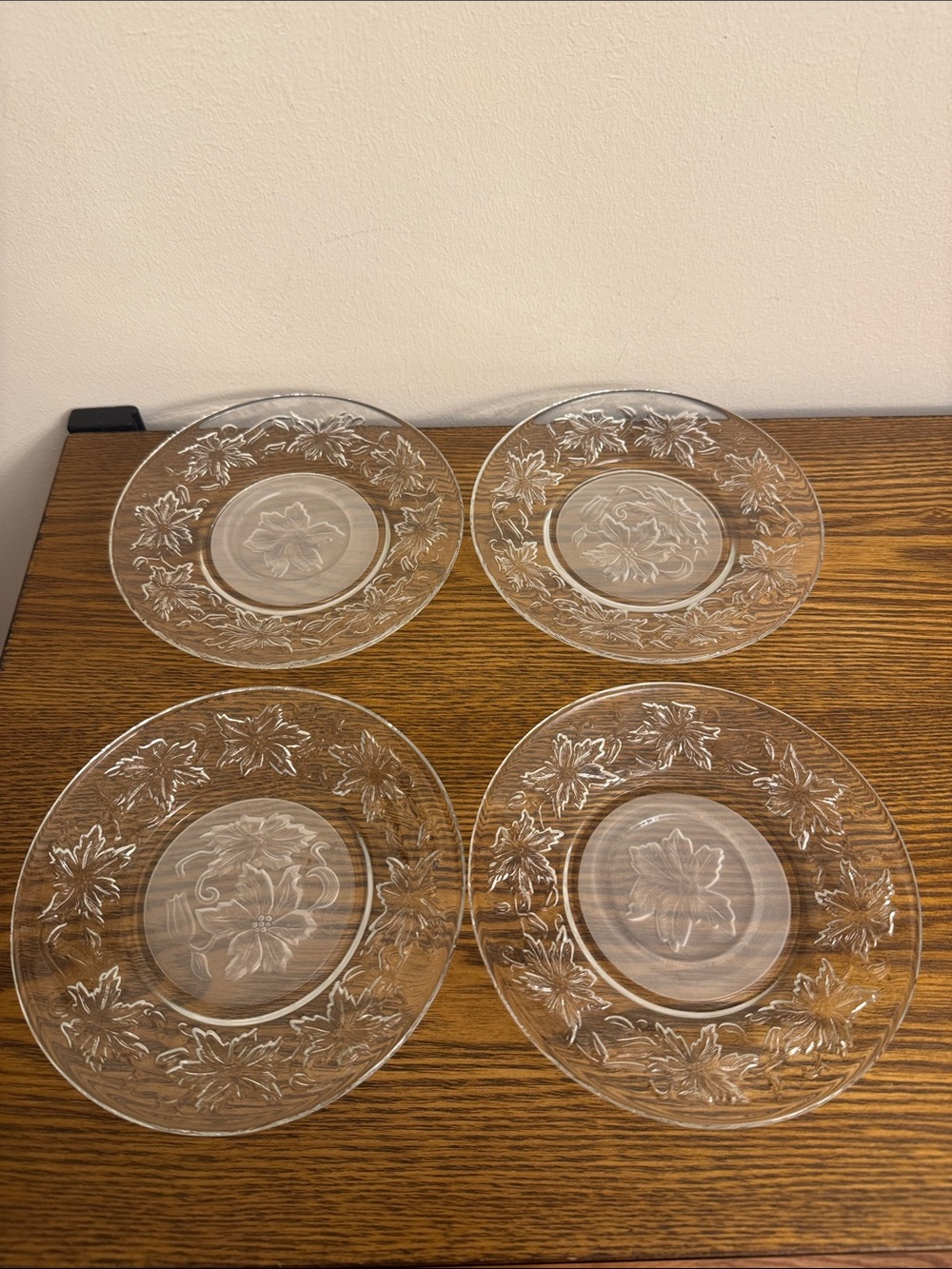 VINTAGE Princess House Fantasia Poinsettia Plates Set of 4 - EUC